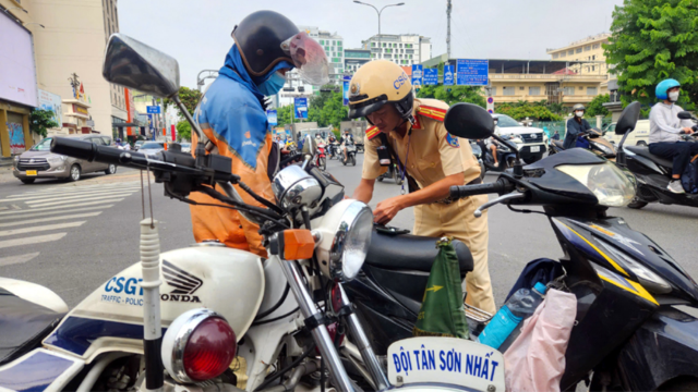 TĂNG MỨC PHẠT LỖI KHÔNG NHƯỜNG ĐƯỜNG CHO XE ƯU TIÊN TỪ NĂM 2025